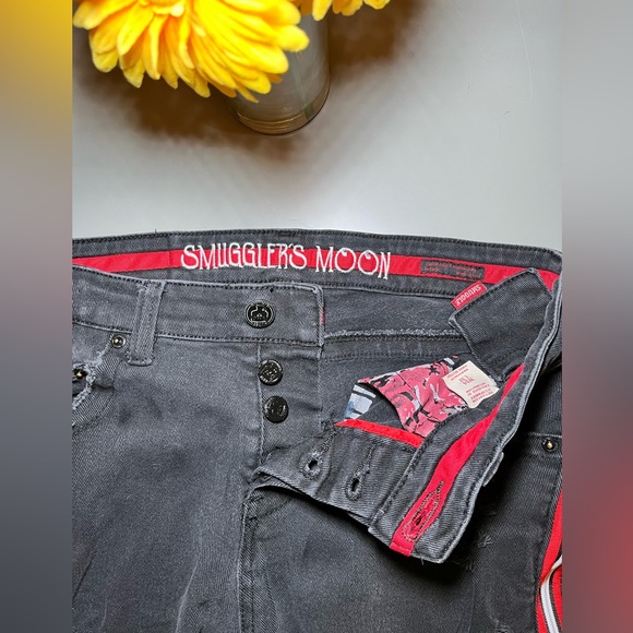 SMUGGLER’S MOON SUPER SKINNY BLACK DISTRESSED JEANS WITH REFLECTIVE TRIM. 34 - Picture 9 of 11